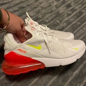 Nike Air Max 270 women’s size 10.5 White, hot pink and lime green Accents NEW